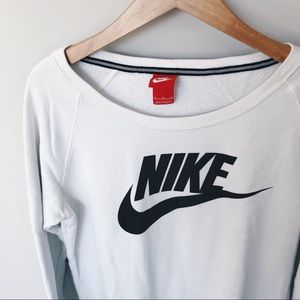 NIKE Class Womens Sweatshirt